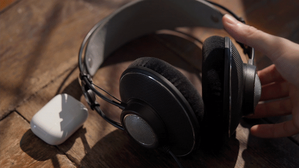 Auracast for Business and Events: Scalable Wireless Audio Solutions